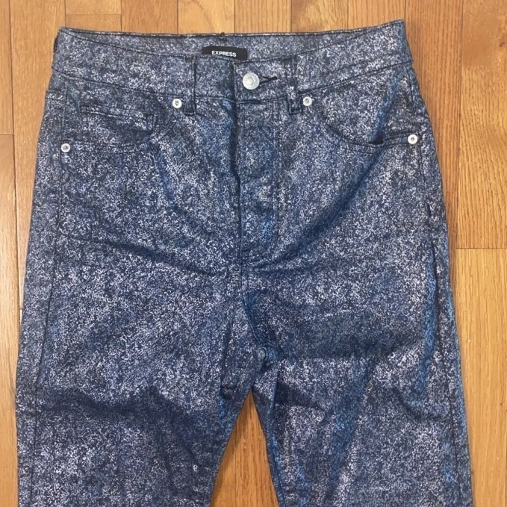 NWOT Express Super High Waisted Metallic Slim Super Size 6 petite jeans